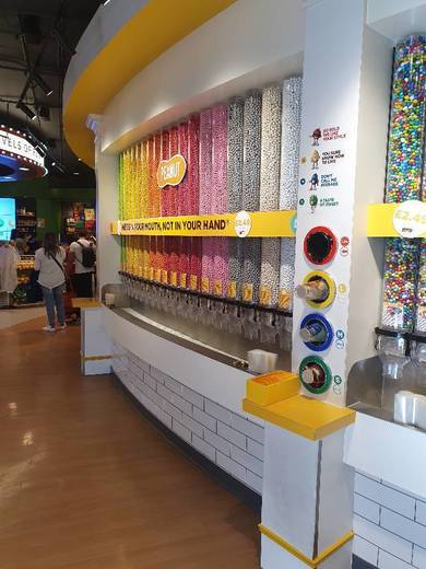 M&M STORE