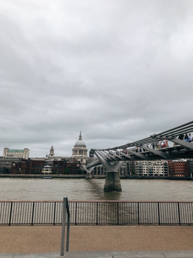 Lugar Millennium Bridge