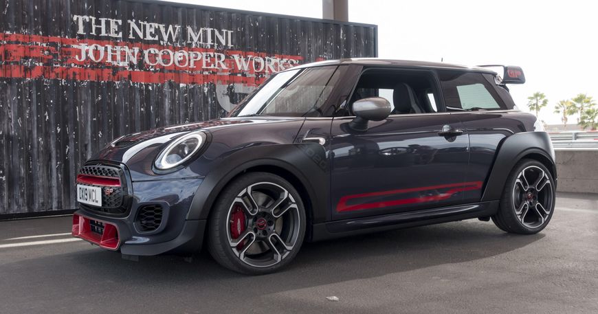 Moda 2020 Mini Cooper JCW Review, Pricing, and Specs