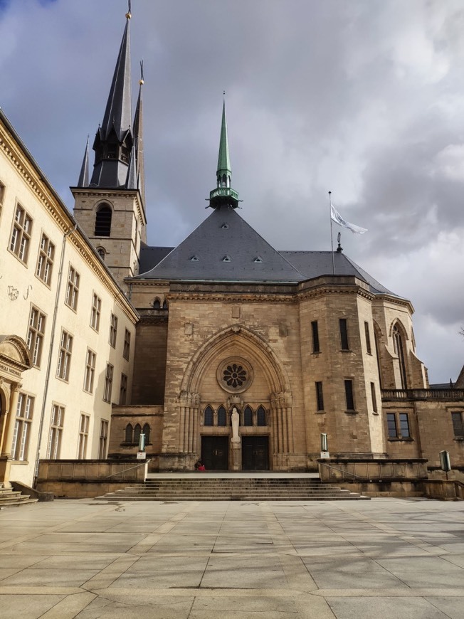 Lugar Catedral de Notre-Dame de Luxemburgo