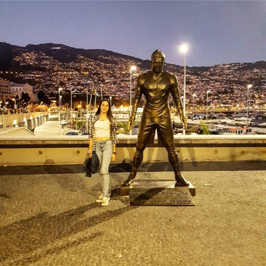 Lugar Estátua CR7