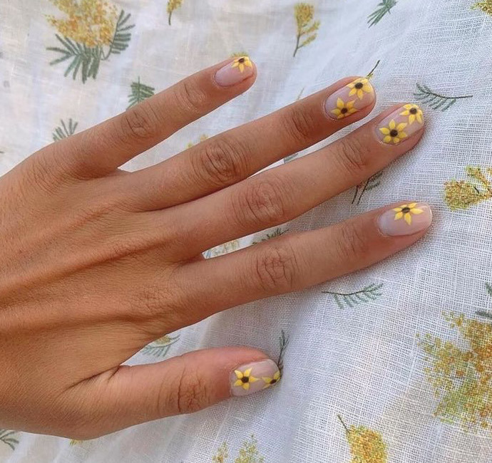 Fashion Flowers nails