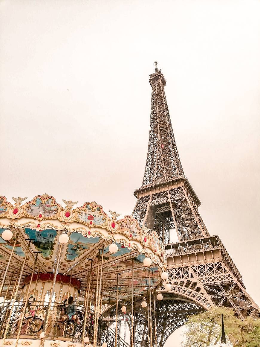 Place Torre Eiffel