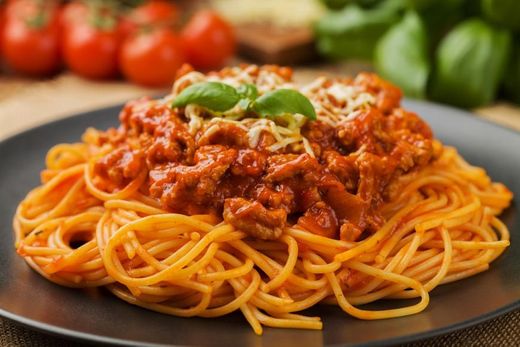 Receita de Espaguete com Molho à Bolonhesa ou Ragu Bolog...