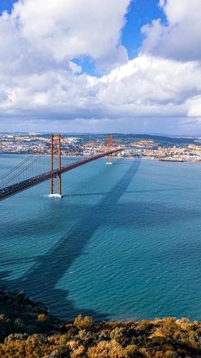 Puente 25 de Abril