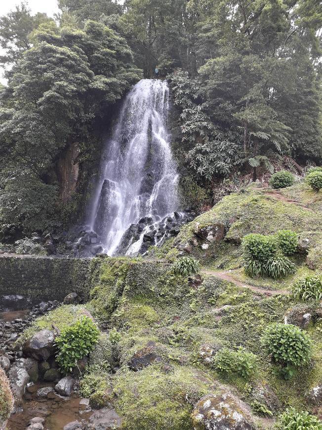 Lugar Cascata do Salto do Cabrito