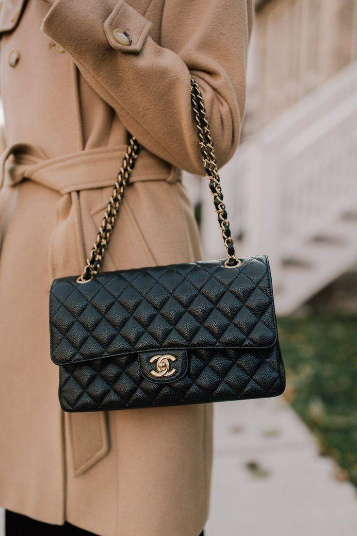 Chanel Medium classic