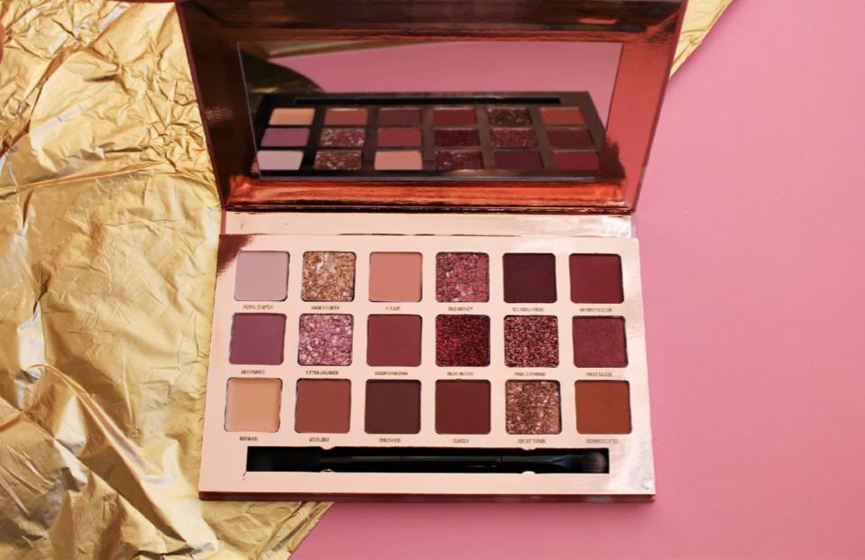 Producto W7 Paleta de sombras SOCIALITE