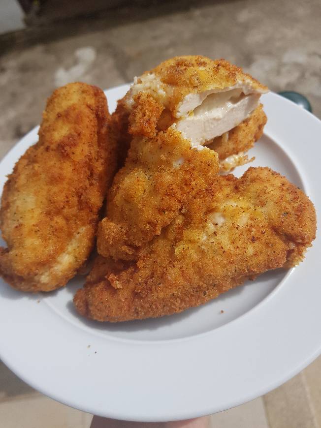 Moda Peitos de frango recheados com queijo 😋