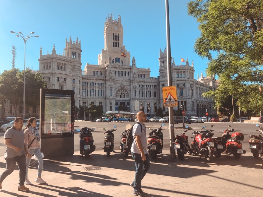 Place Plaza de Cibeles