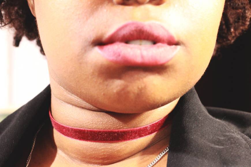 Social Red vevelt choker ✨📿