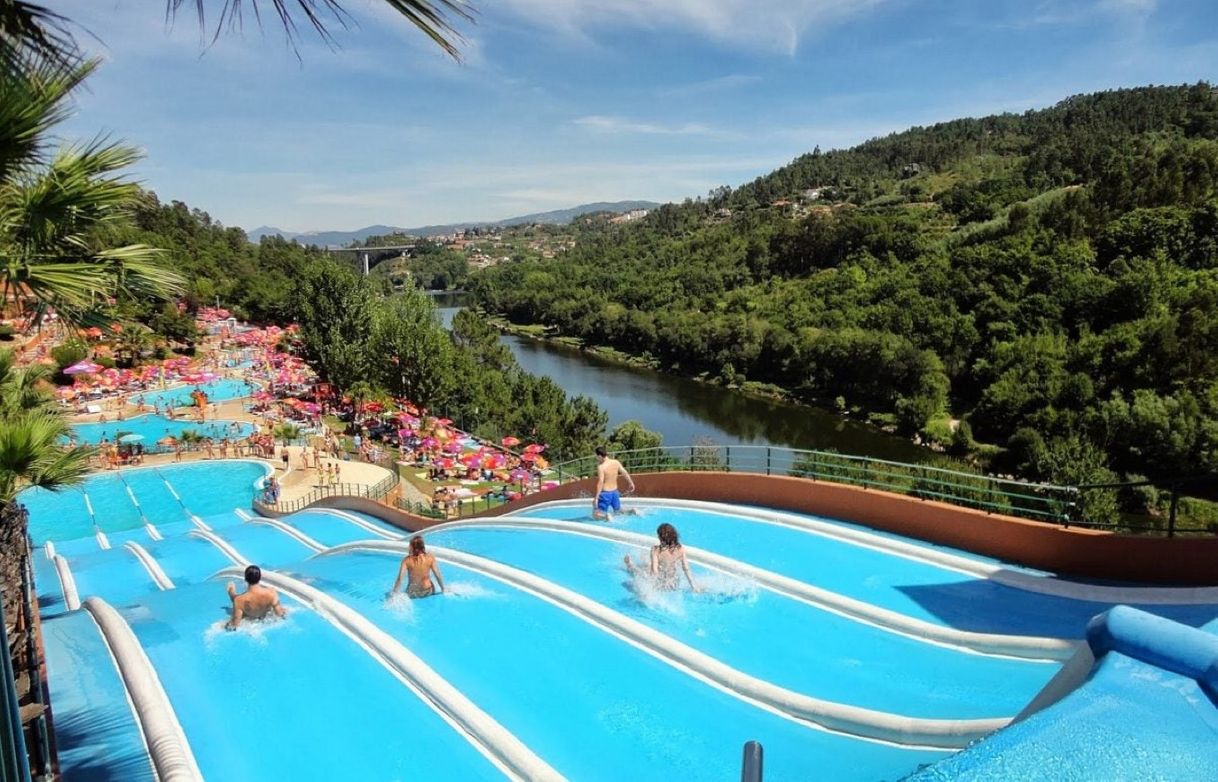 Lugar Parque aquático amarante 