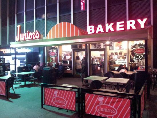 Restaurantes Junior's Restaurant & Bakery