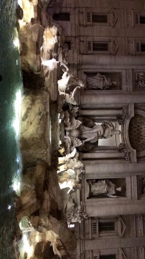 Lugar Fontana di Trevi