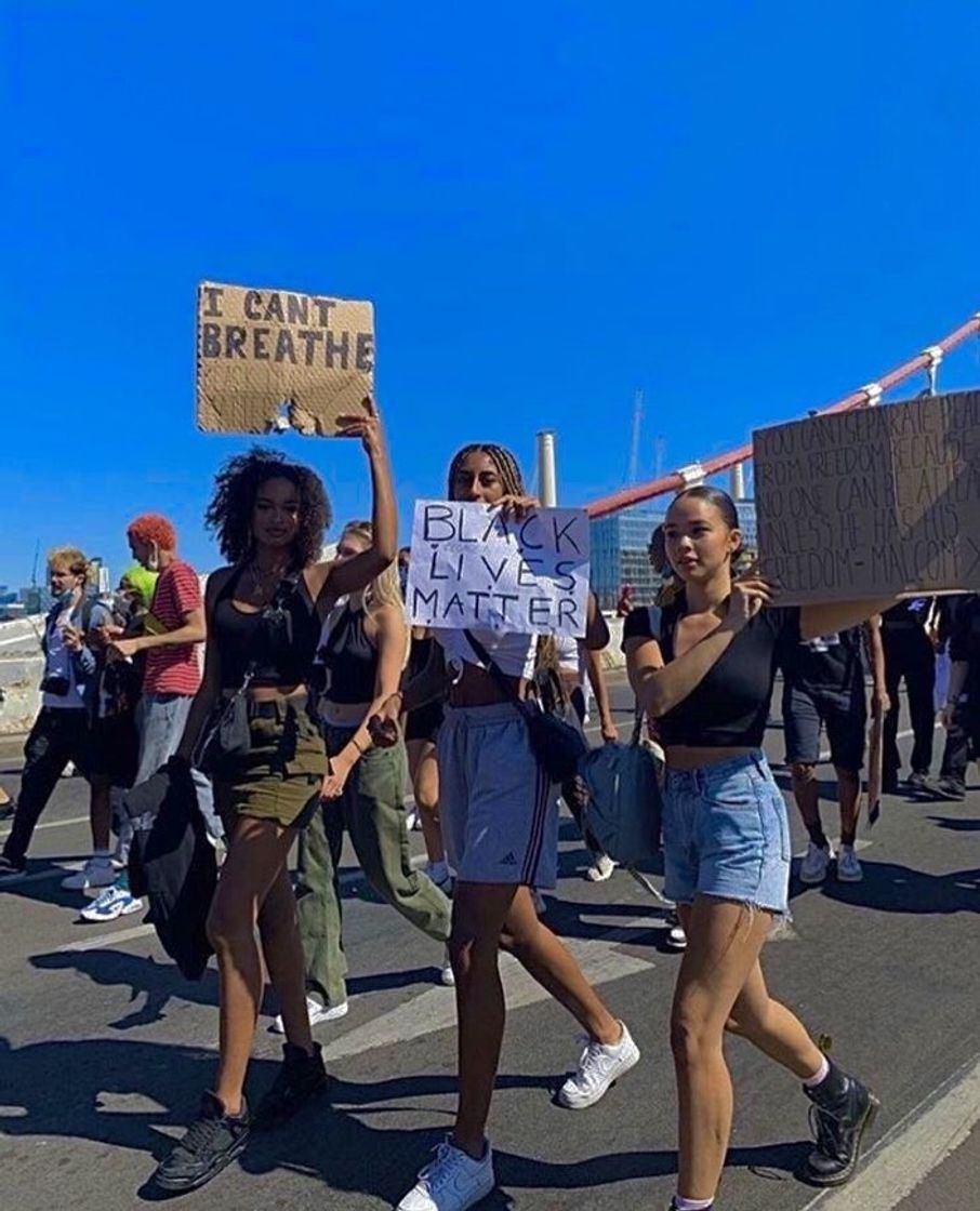 ✊🏼