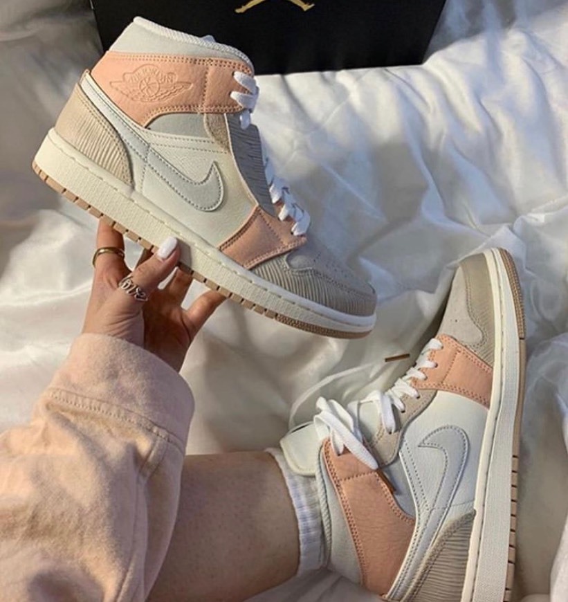 Air Jordan 1 Milan 