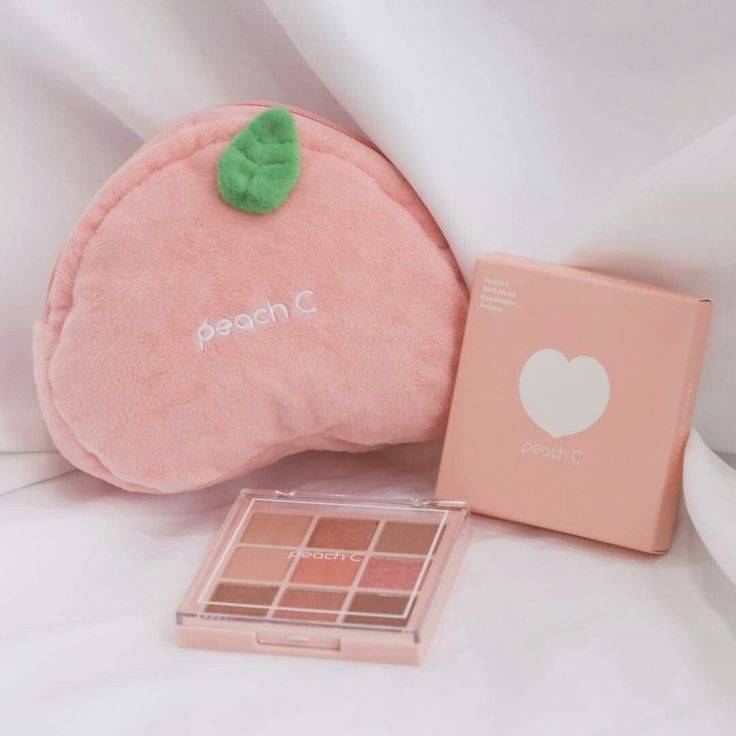 Social Makeup bag and makeup