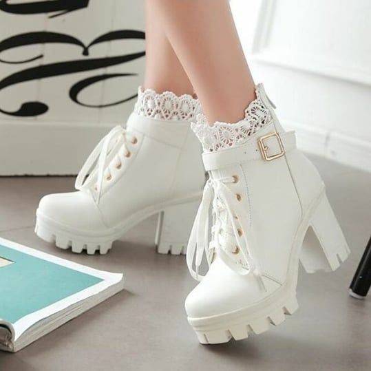 Fashion White with rends