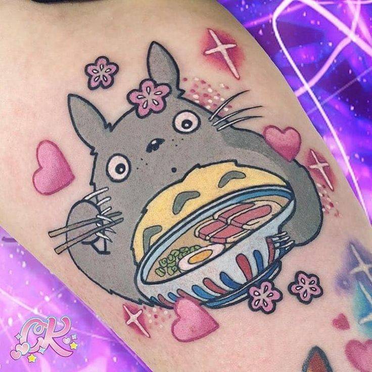 Fashion Totoro eating