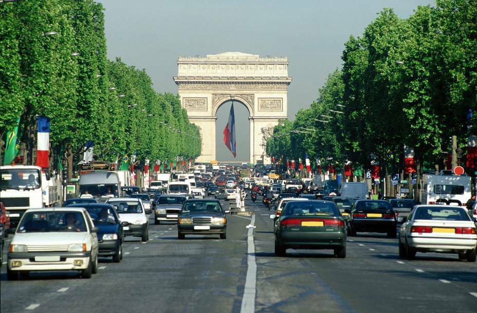 Place Champs Elysees