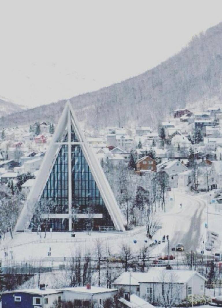 Lugar Arctic Cathedral