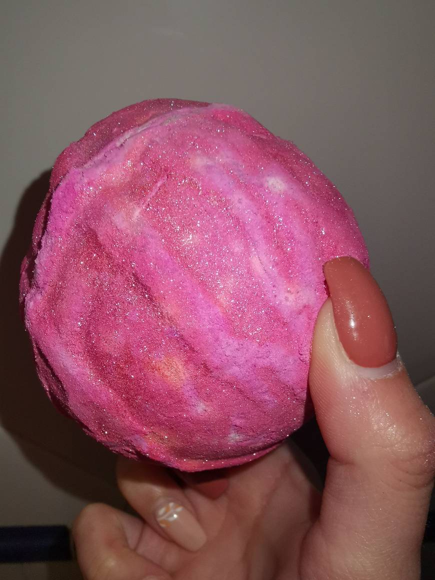 Fashion Lush bath bomb- think pink