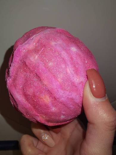 Lush bath bomb- think pink