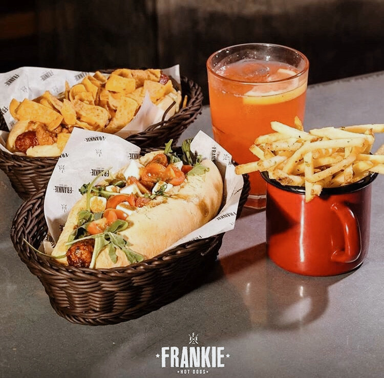 Restaurantes Frankie Hot Dogs