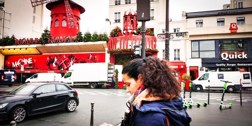 Place Moulin Rouge