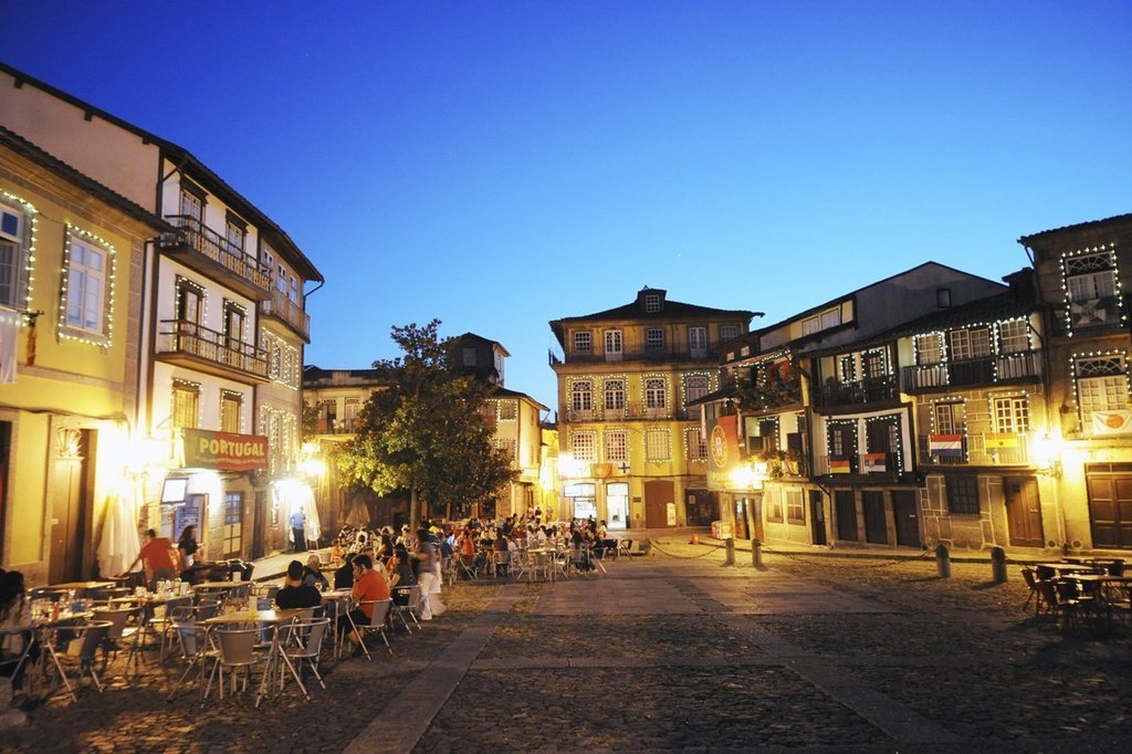 Place Praça de São Tiago