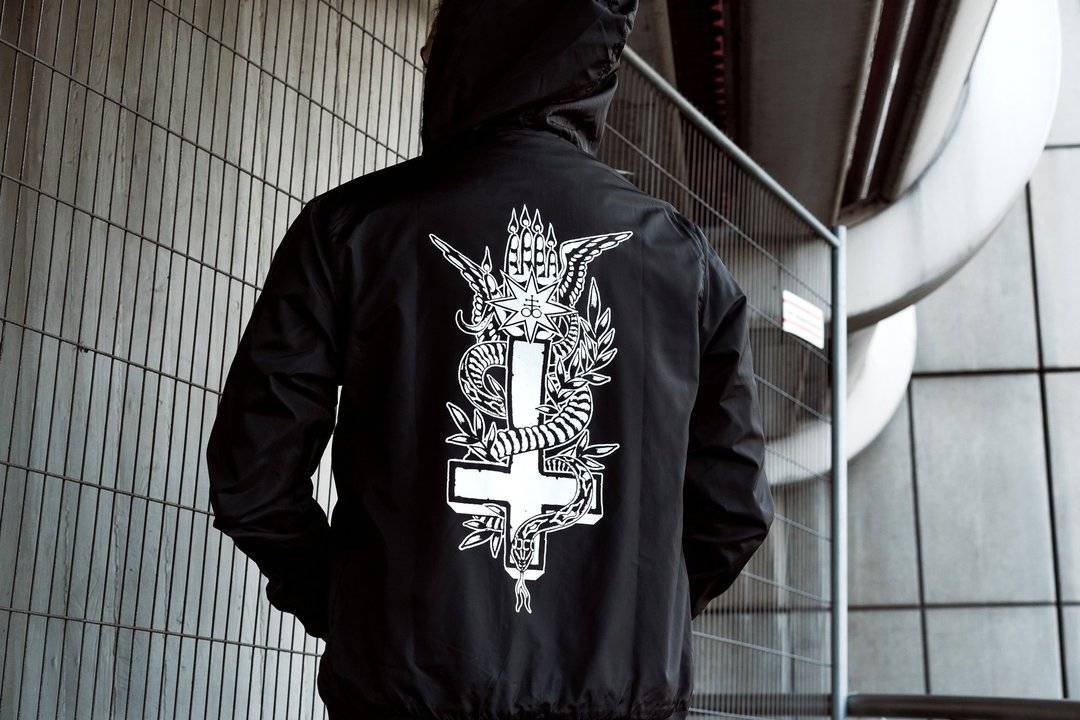 Moda Godless Desecration Windbreaker