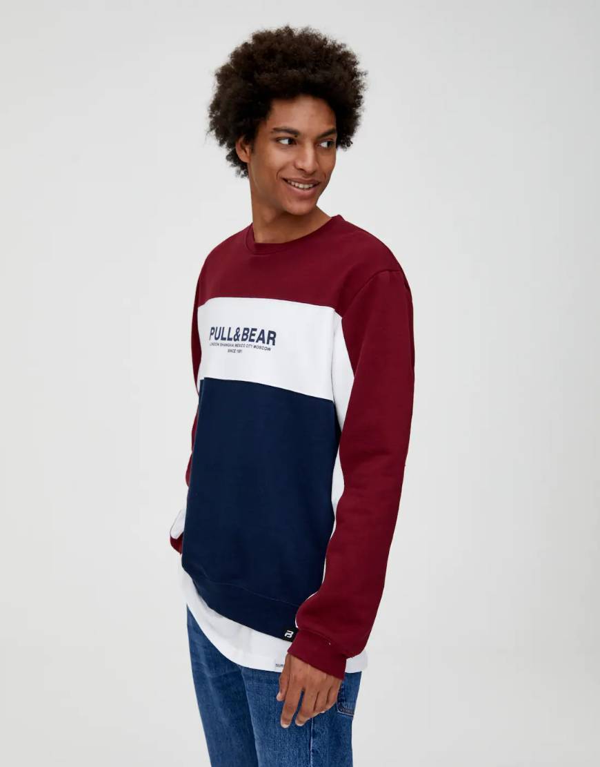 Moda Sweatshirt com color block e logótipo da Pull&Bear