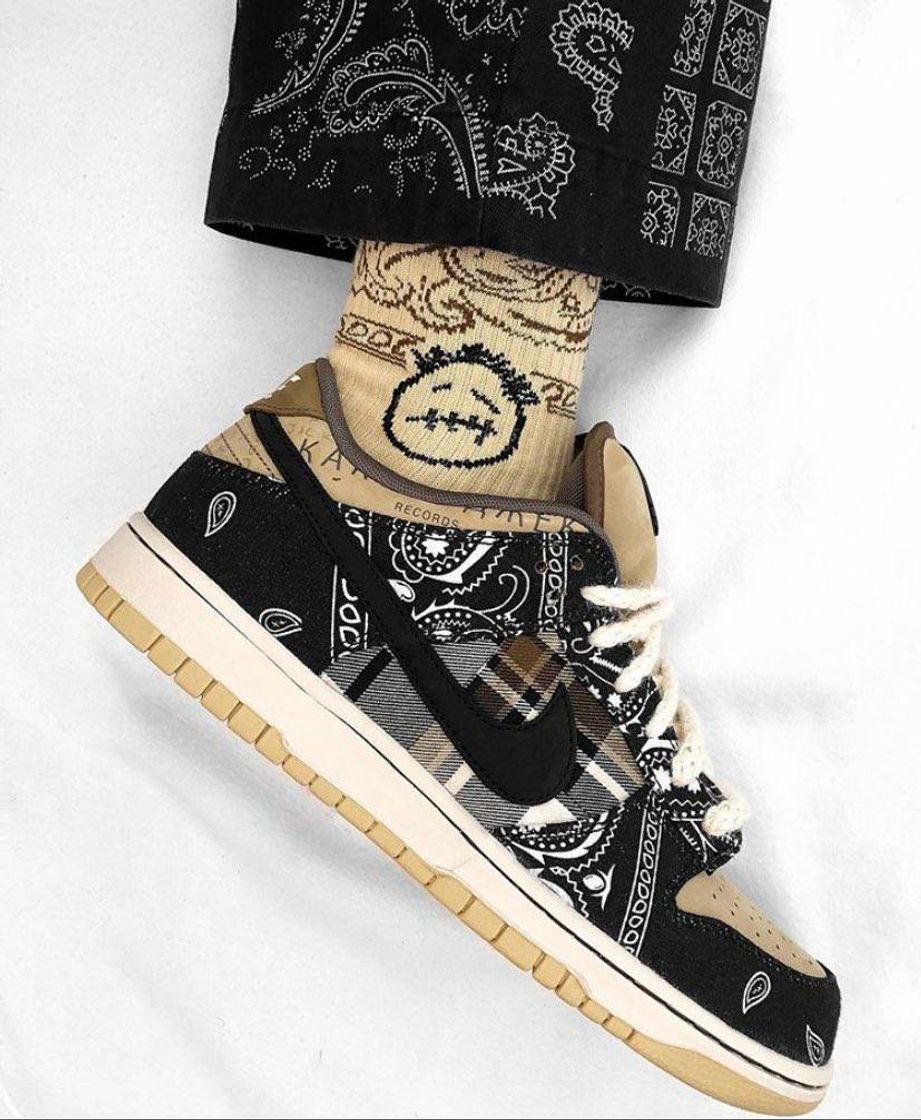 Social NIKE x TRAVIS SCOTT - SB Dunk Low "Cactus Jack"