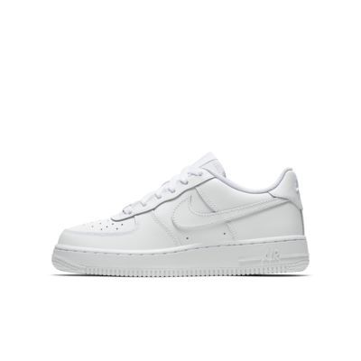 Social Nike Air Force 1 Older Kids' Shoe. Nike LU