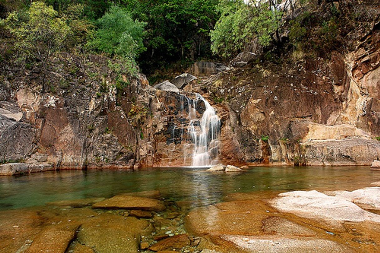 Lugar Cascata Fecha de Barjas (Tahiti)