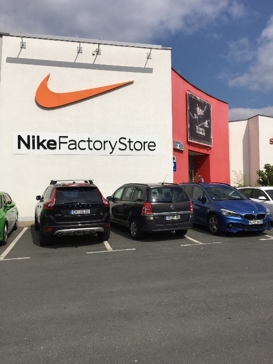 Place Nike store