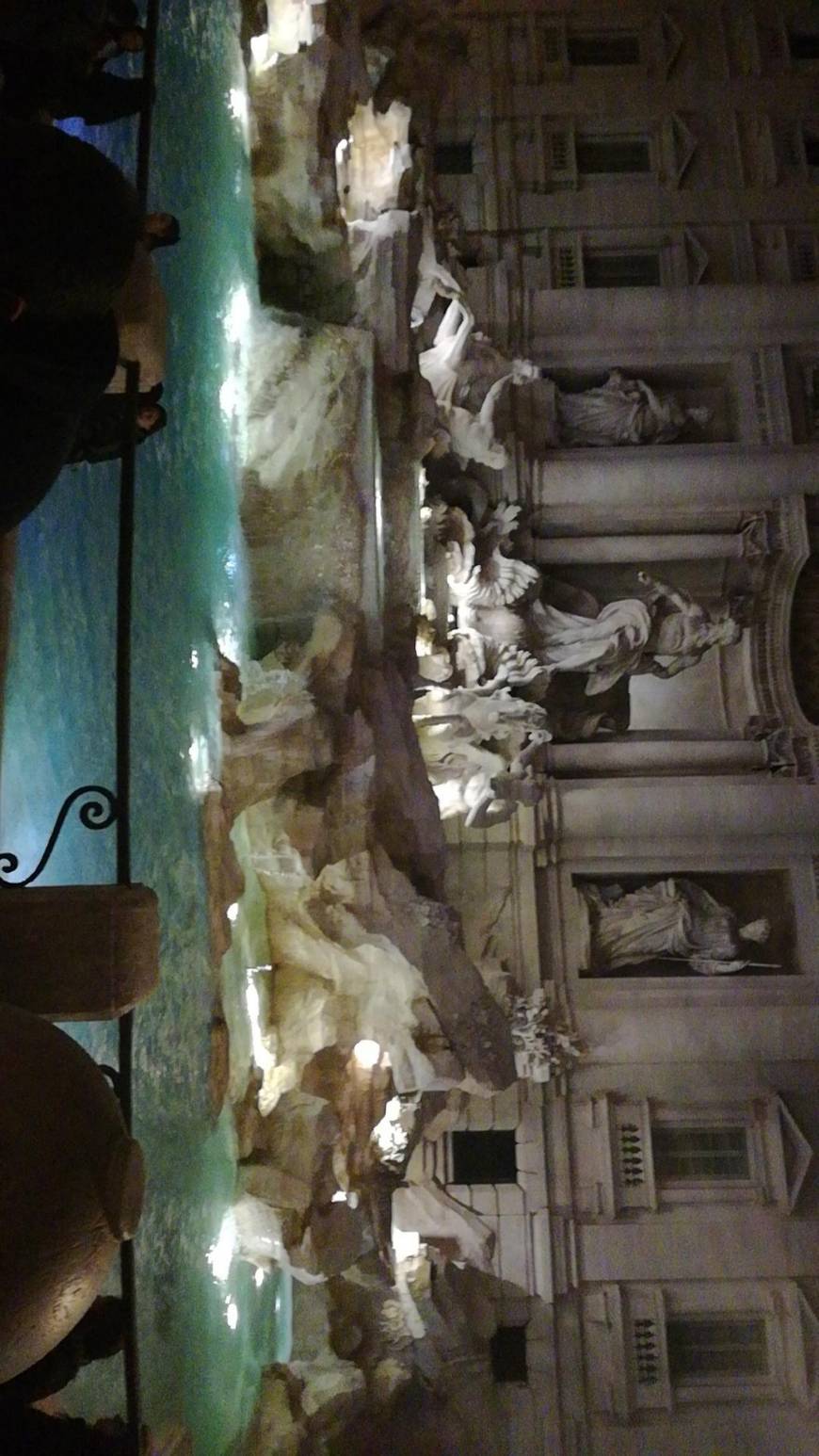 Lugar Fontana di Trevi