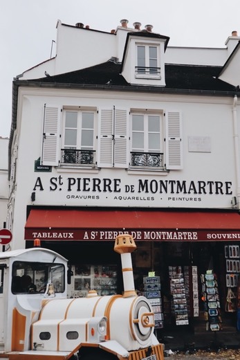 Au Paris Montmartre