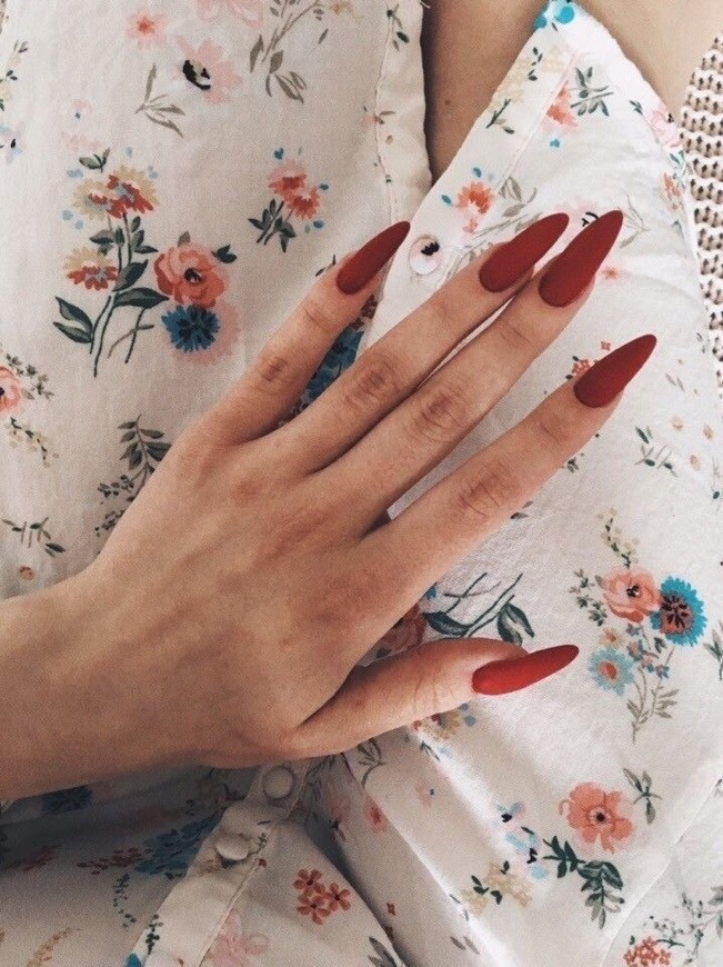 Moda Red Nails