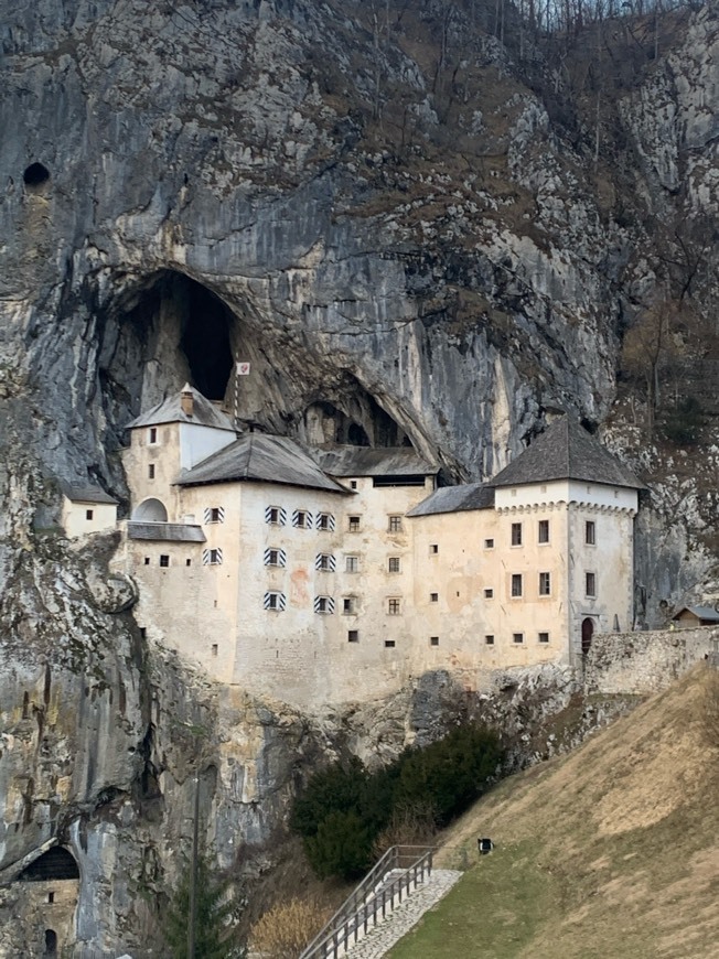 Castillo de Predjama