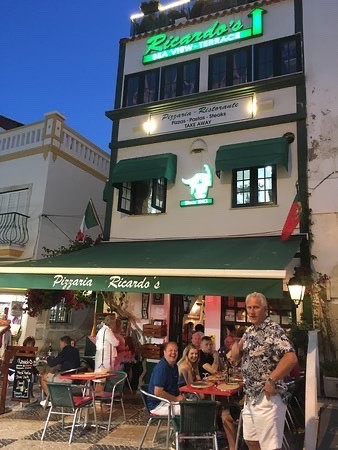 Restaurantes Ricardo's Pizzaria