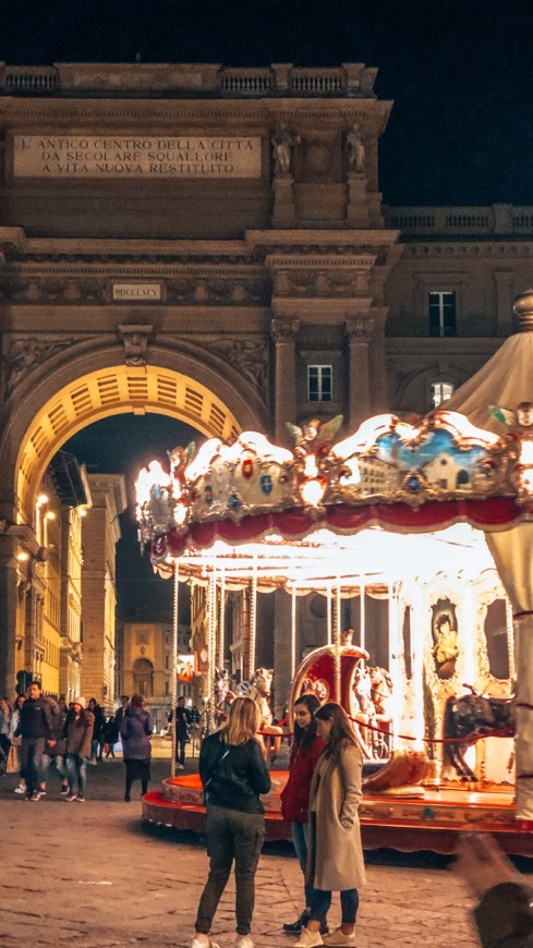 Place Piazza della Repubblica