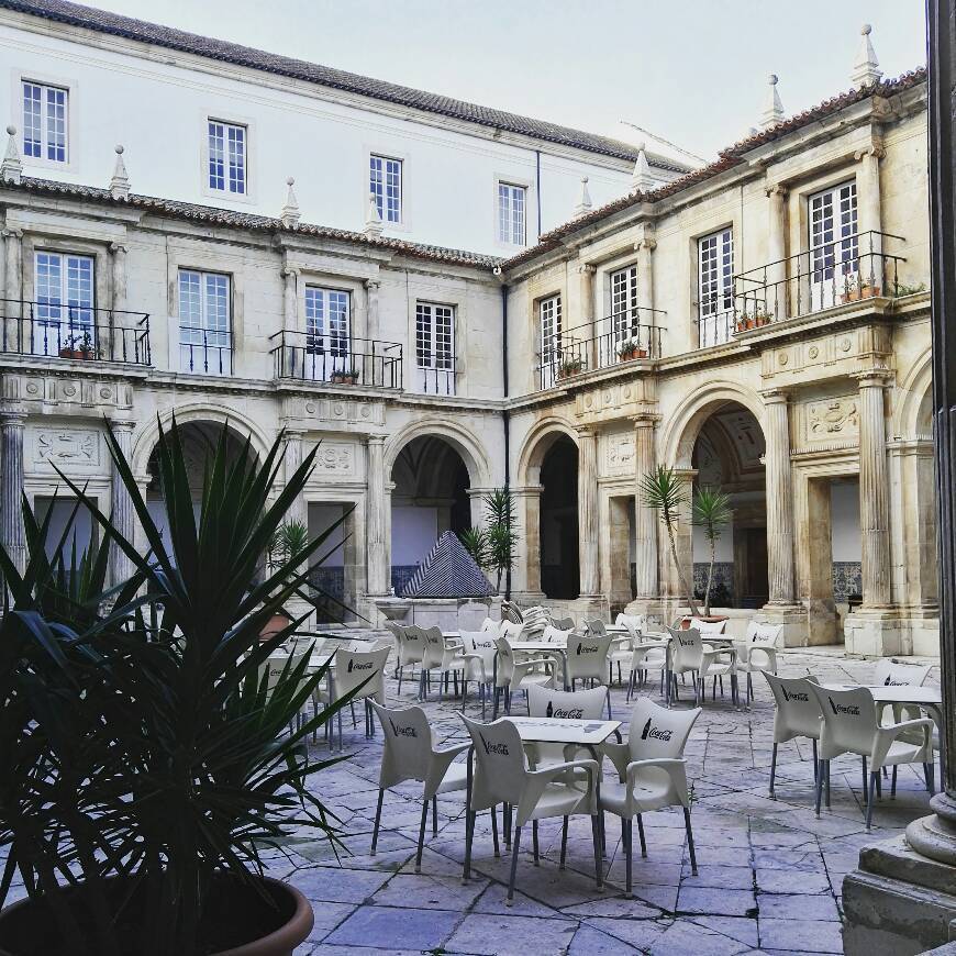 Place Faculdade de Psicologia e de Ciências da Educação - Edifício 1