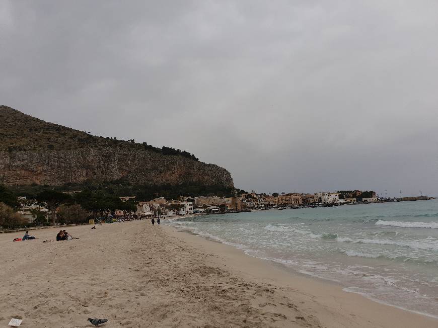 Place Mondello Beach