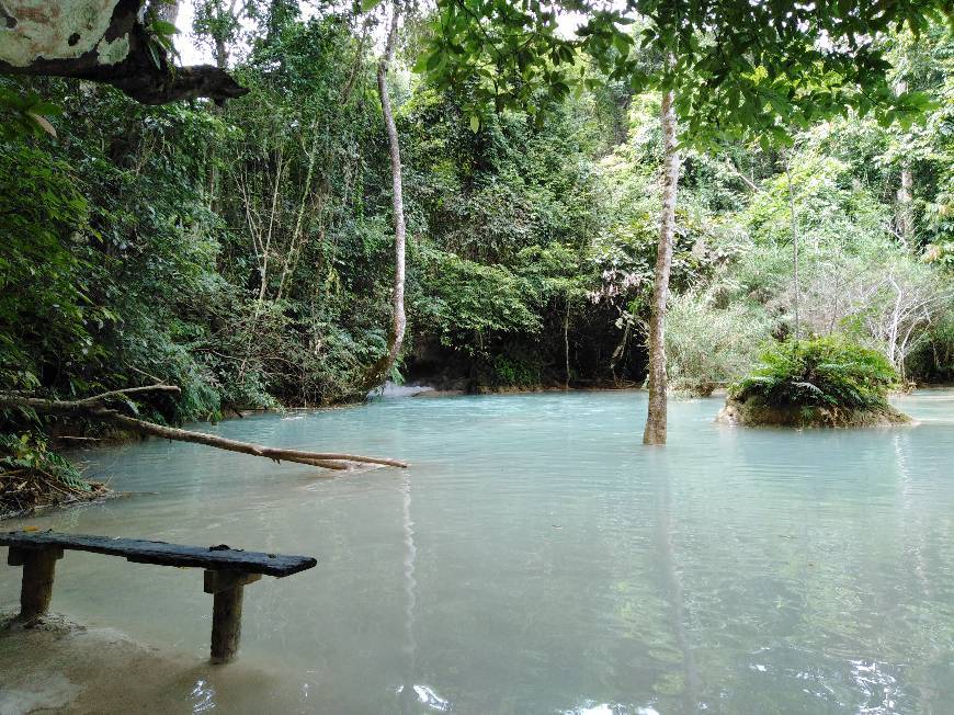 Place Kuang Si Waterfall