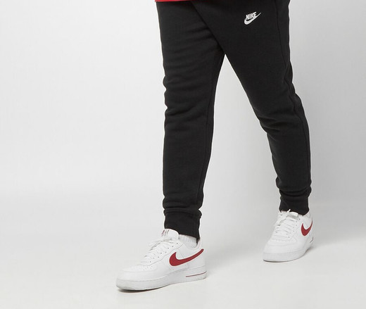 
NIKE SPORTSWEAR
Club Jogger