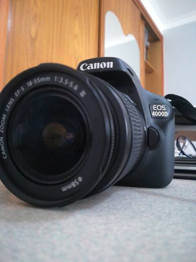 Canon EOS 4000D Camara Con Objetivo EF-S 18-55mm III