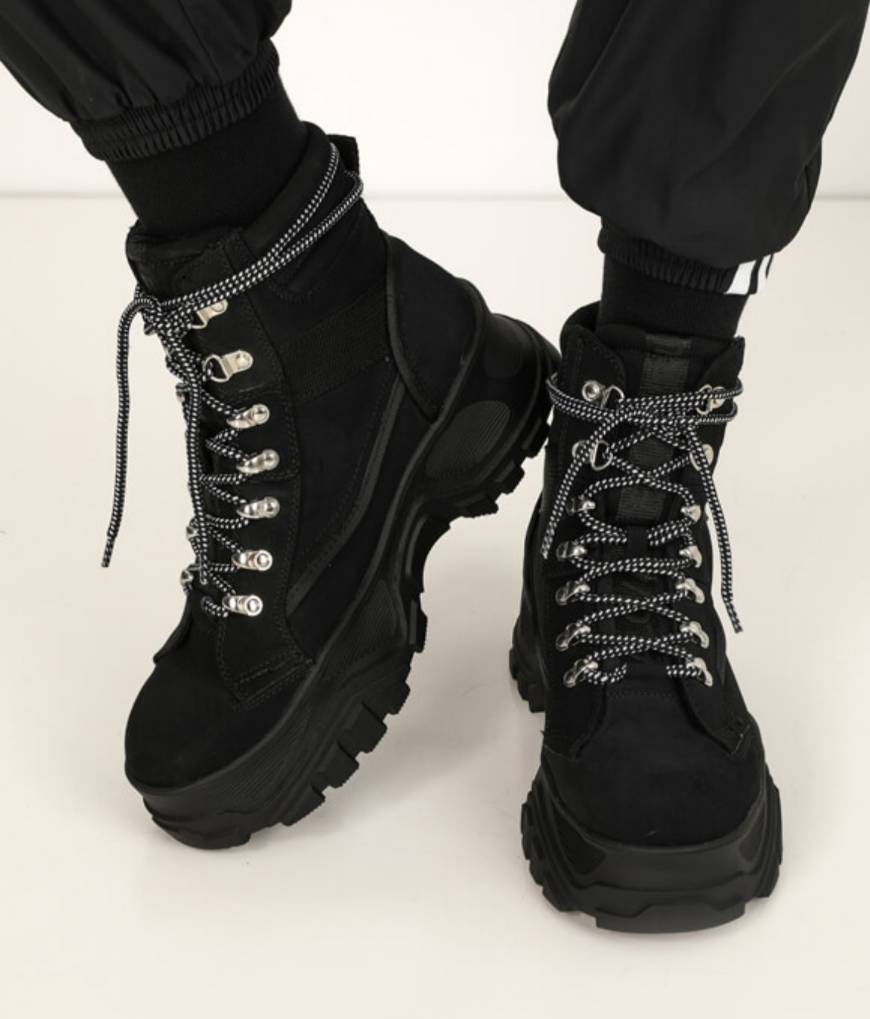 Moda fendo lace-up boot