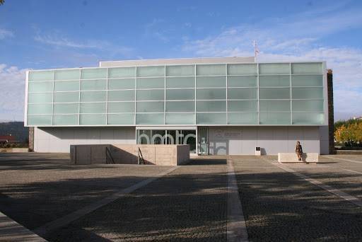 Place Biblioteca Municipal de Mogadouro 