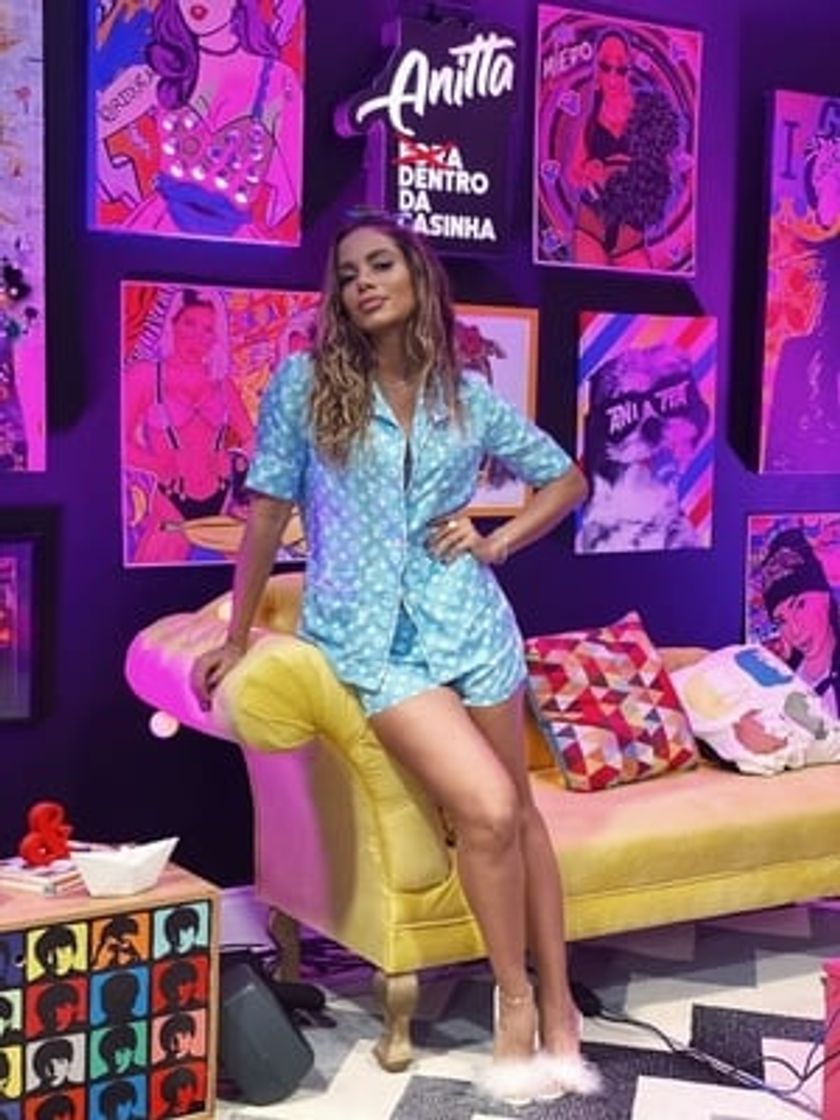 Serie Anitta Dentro da Casinha